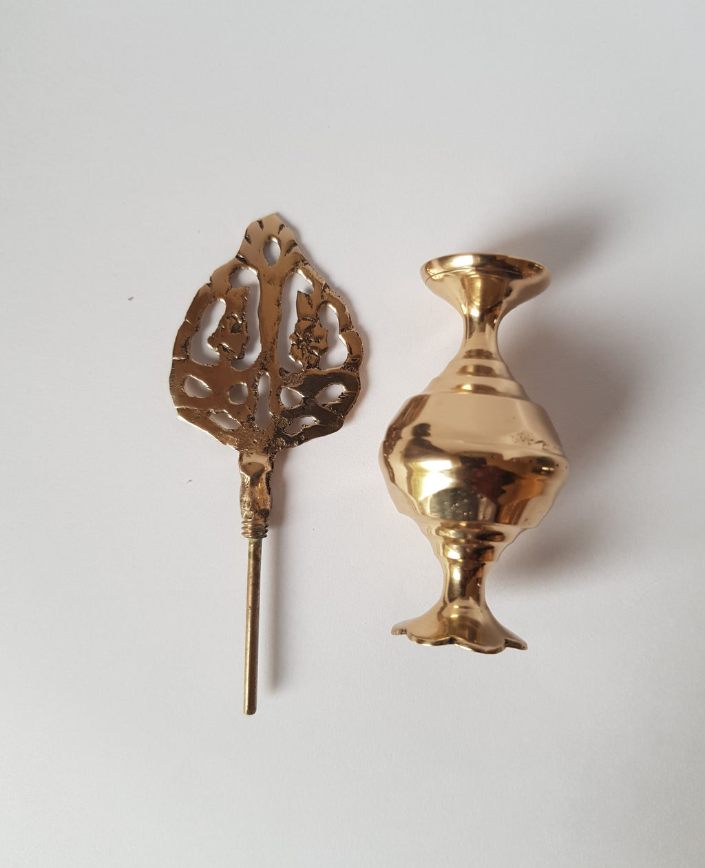 High Quality Metallic Makhala (Kohl holder with applicator) - مكحلة نحاسية عالية الجودة