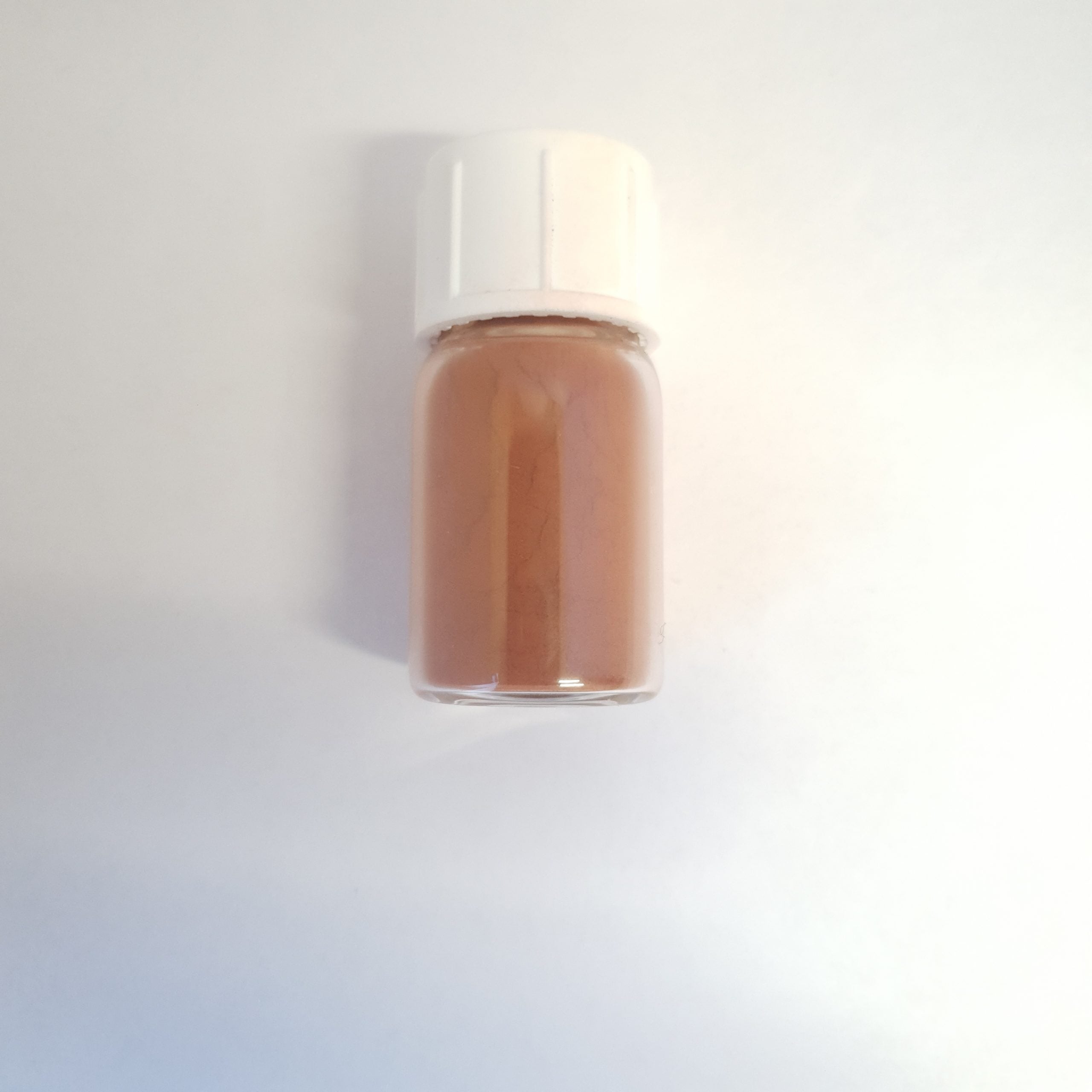 red arabic ithmid kohl eyeliner in small bottle